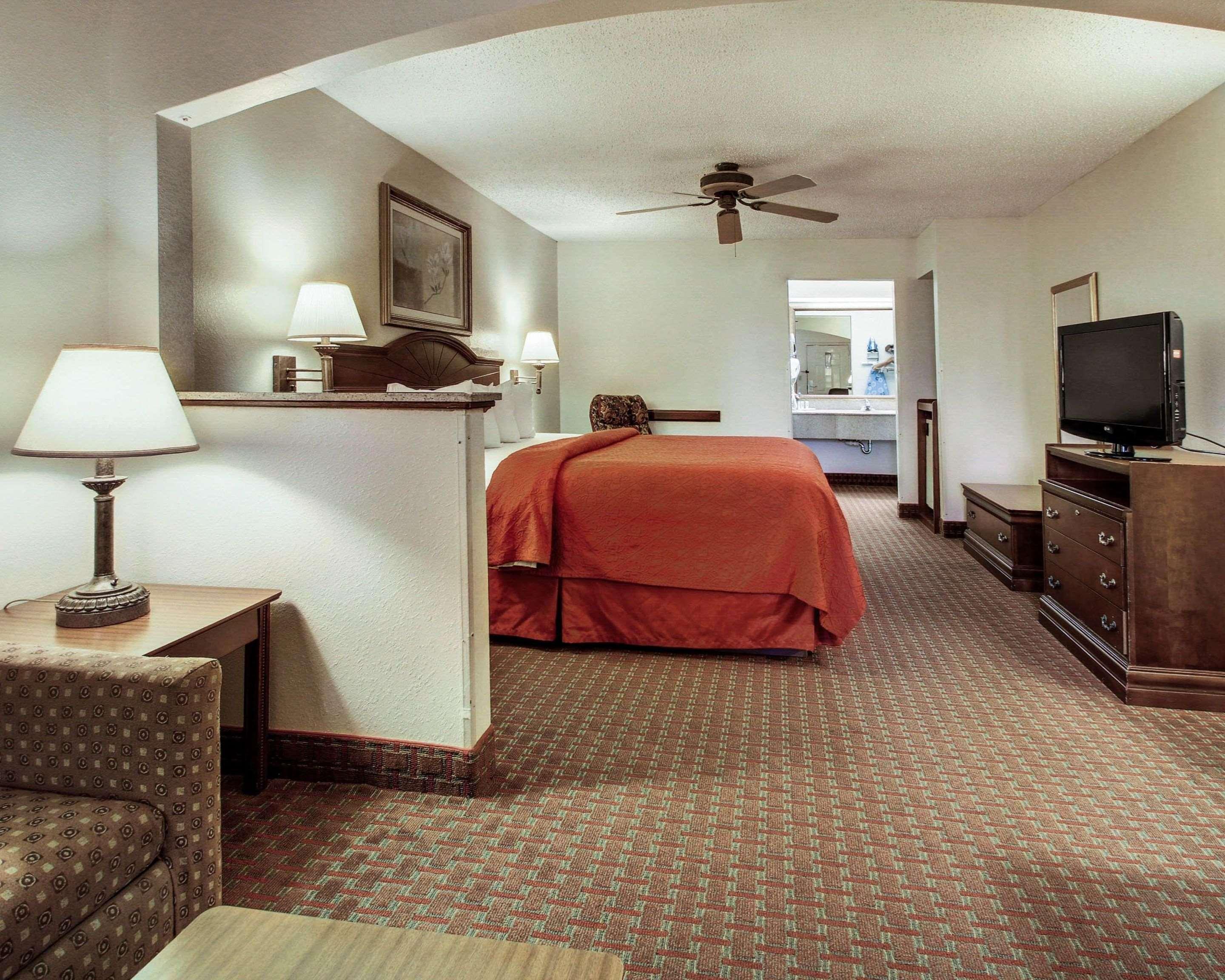 Quality Inn & Suites Clinton Exterior foto