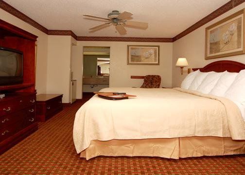 Quality Inn & Suites Clinton Quarto foto